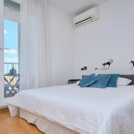 Ferienwohnung Fur 2 Personen Ca 30 Qm In Split, Dalmatien Mitteldalmatien Split