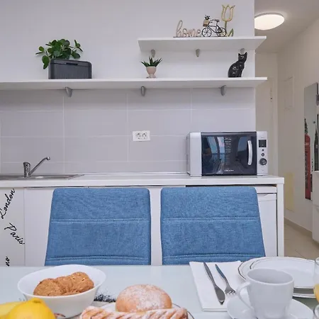 アパート Ferienwohnung Fur 2 Personen Ca 30 Qm In Split, Dalmatien Mitteldalmatien