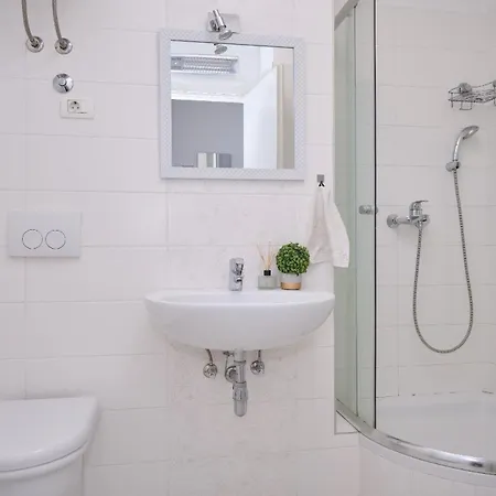 Ferienwohnung Fur 2 Personen Ca 30 Qm In Split, Dalmatien Mitteldalmatien * スプリト